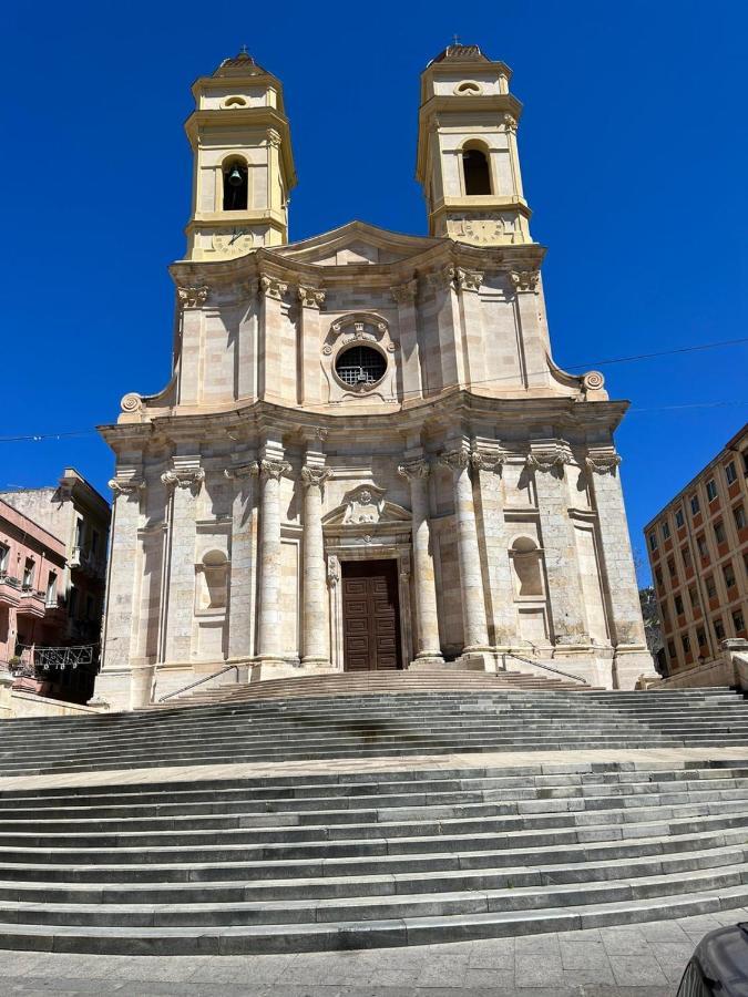 Sky Moon Cagliari Centro Vista Mare Apartman Kültér fotó
